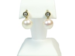 Diamantohrsteckern mit hängenden Akoyaperlen,  AAA