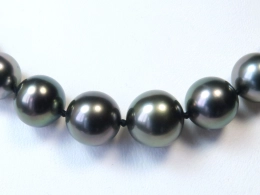 Runde Tahitiperlenkette, 11,-13,5 mm, AA+