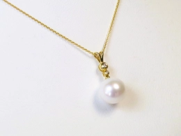 Schöner Anhänger mit runder Mingperle,  11-11,9 mm, AAA