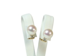 585er Ohrclips mit kleinem Diamant und Akoyaperle