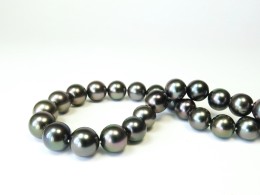 Glanzvolle Tahitiperlenkette, 11-12,8mm, AA+/AAA, 43cm Glanzvolle Tahitiperlenkette, 11-12,8mm, AA+/AAA, 43cm