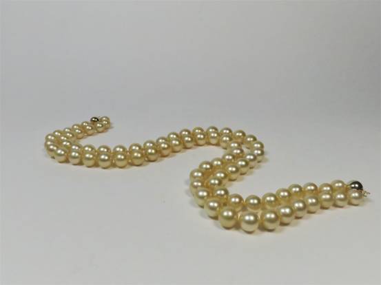 lange goldene Kette