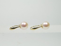 Goldohrhänger mit runden glanzvollen Perlen höchster Qualität, AAA
