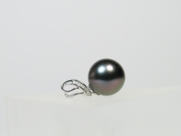 18kt.Anhänger mit dunklerr Tahitiperle, 12,3 mm, AAA
